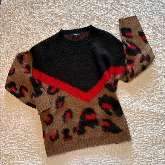 Sweaters - aliceblue funky leopard sweater